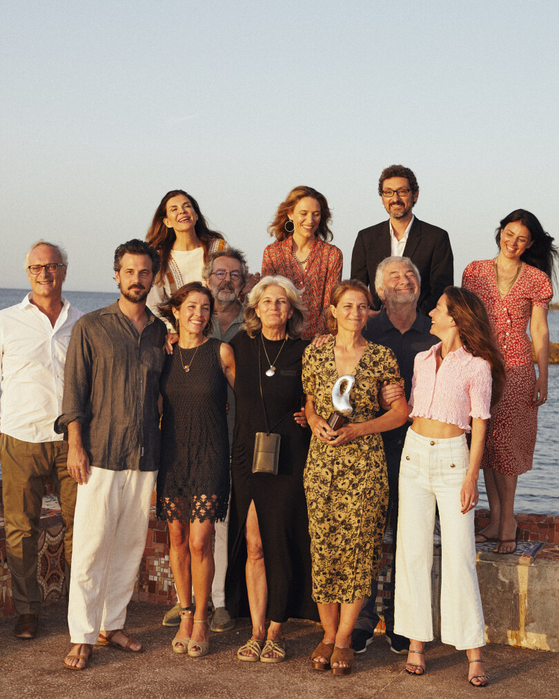 Le jury avec la lauréate 2022 du prix littéraire La Ponche.